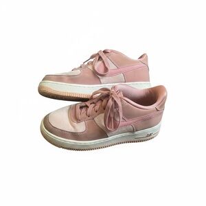 Nike Air Force 1 LV8 Low Sneakers "Rust Pink"  Girls Size 6Y/Woman’s 8.5